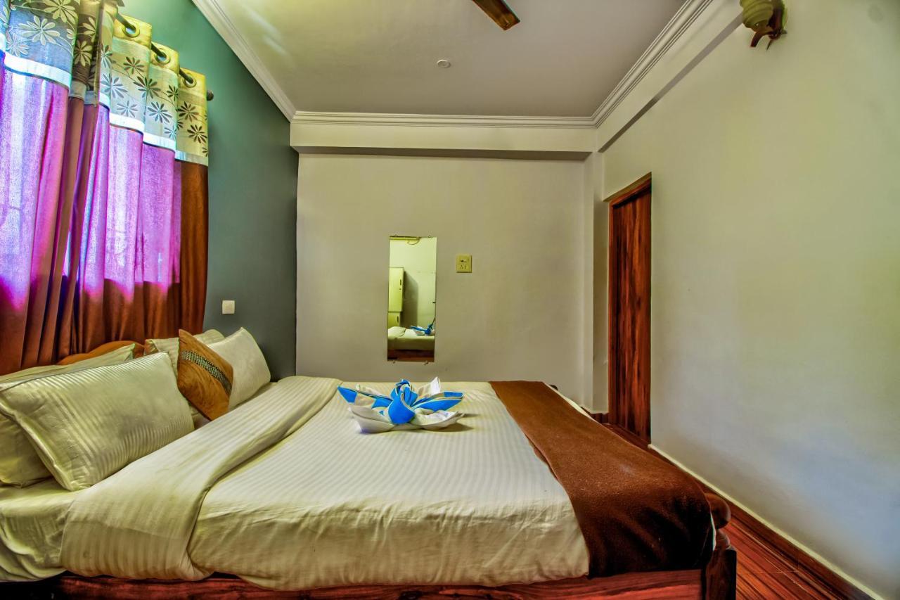 Candolim Glitter Sand Exterior foto