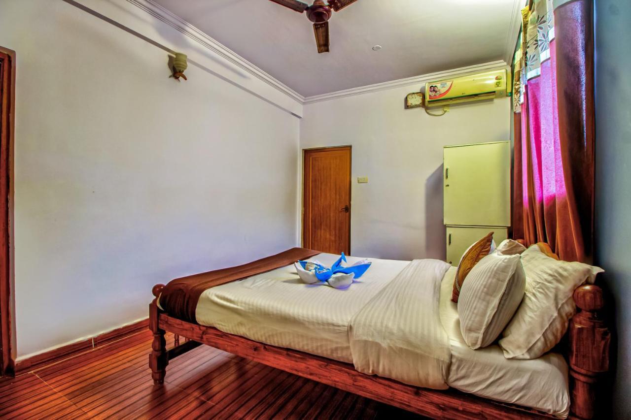 Candolim Glitter Sand Exterior foto