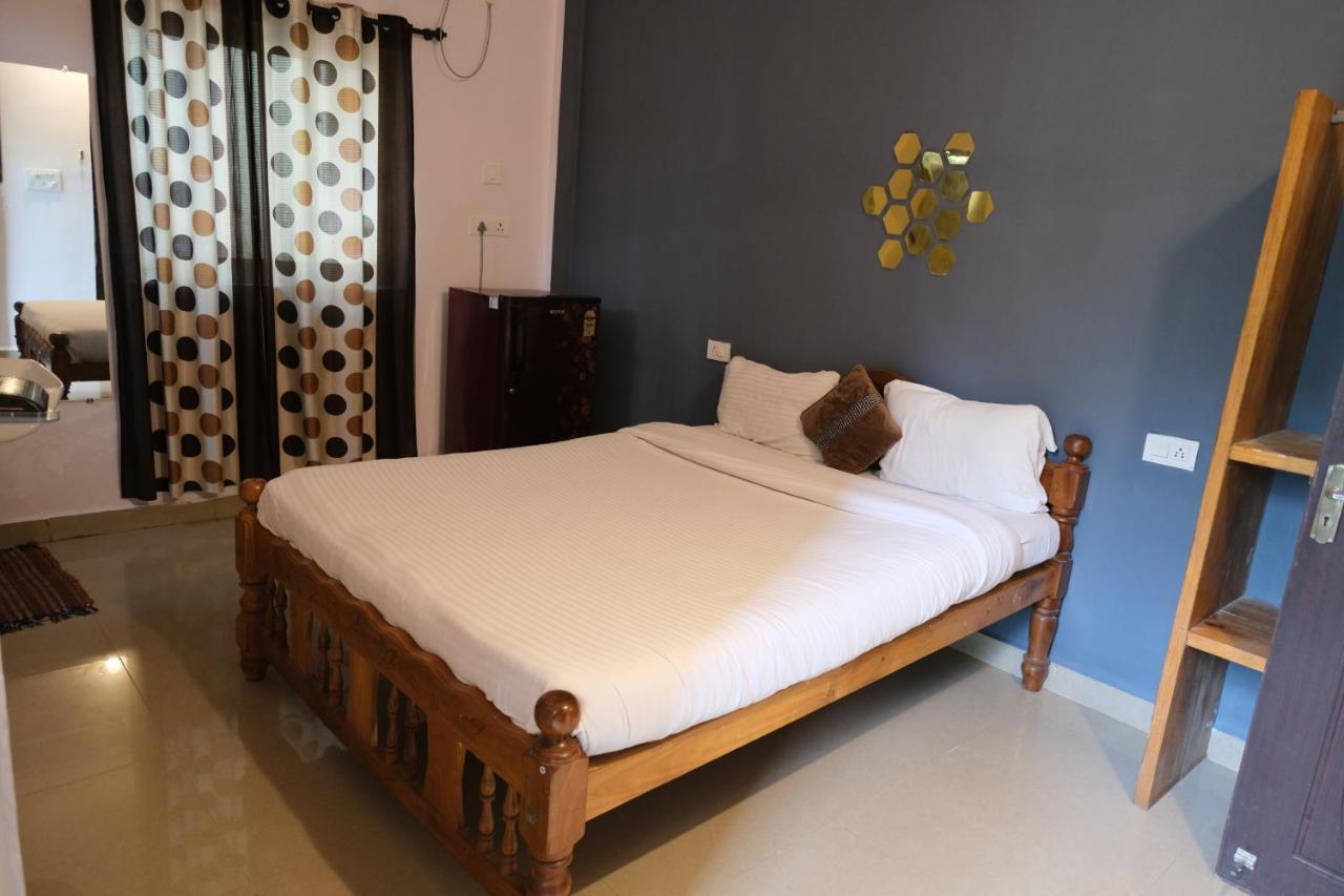 Candolim Glitter Sand Exterior foto