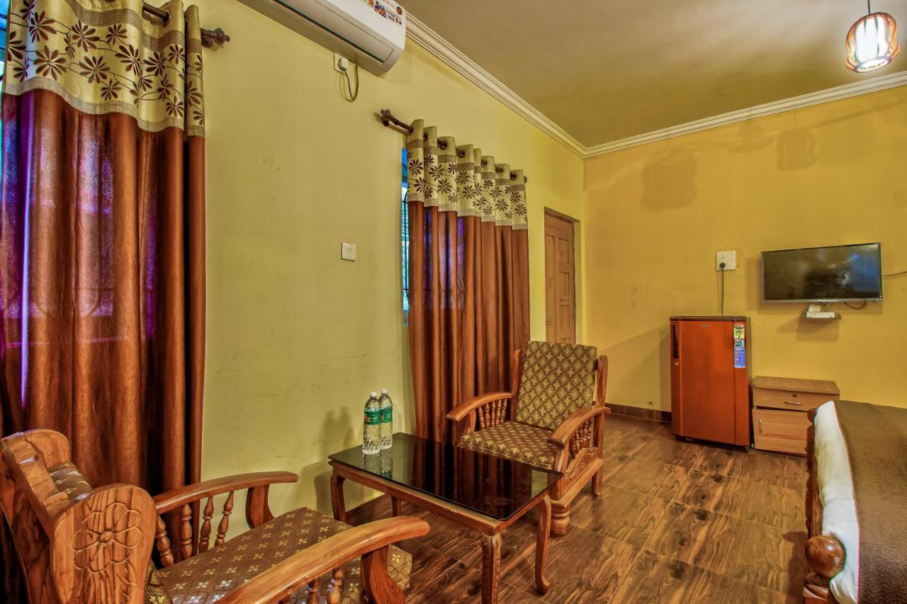 Candolim Glitter Sand Exterior foto